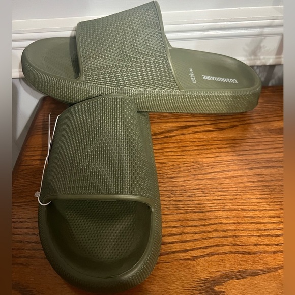 NWT-Cushionaire Men’s Olive Green Slides - Picture 6 of 6